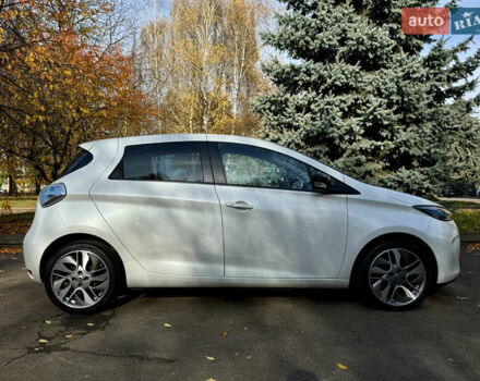 Білий Рено Зое, об'ємом двигуна 0 л та пробігом 68 тис. км за 6976 $, фото 7 на Automoto.ua