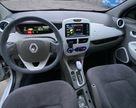 Белый Рено Зое, объемом двигателя 0 л и пробегом 159 тыс. км за 7550 $, фото 13 на Automoto.ua