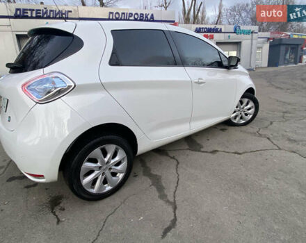 Белый Рено Зое, объемом двигателя 0 л и пробегом 159 тыс. км за 7550 $, фото 3 на Automoto.ua