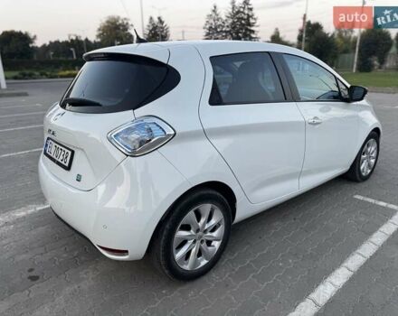 Белый Рено Зое, объемом двигателя 0 л и пробегом 98 тыс. км за 6700 $, фото 6 на Automoto.ua