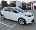 Белый Рено Зое, объемом двигателя 0 л и пробегом 98 тыс. км за 6700 $, фото 7 на Automoto.ua