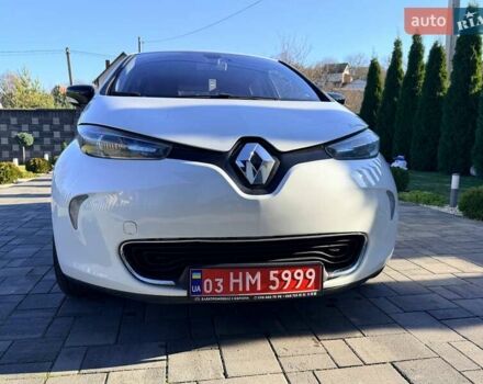 Белый Рено Зое, объемом двигателя 0 л и пробегом 106 тыс. км за 6250 $, фото 9 на Automoto.ua