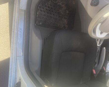 Белый Рено Зое, объемом двигателя 0 л и пробегом 181 тыс. км за 6000 $, фото 3 на Automoto.ua