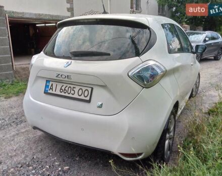 Белый Рено Зое, объемом двигателя 0 л и пробегом 104 тыс. км за 7300 $, фото 2 на Automoto.ua