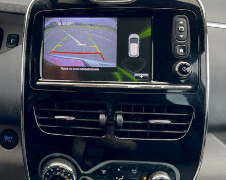 Белый Рено Зое, объемом двигателя 0 л и пробегом 124 тыс. км за 7000 $, фото 23 на Automoto.ua