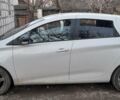 Белый Рено Зое, объемом двигателя 0 л и пробегом 152 тыс. км за 6800 $, фото 3 на Automoto.ua