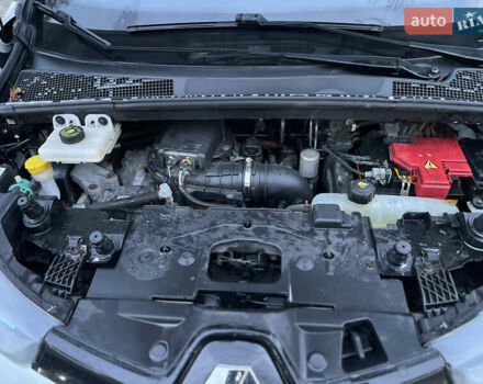 Белый Рено Зое, объемом двигателя 0 л и пробегом 159 тыс. км за 7600 $, фото 28 на Automoto.ua