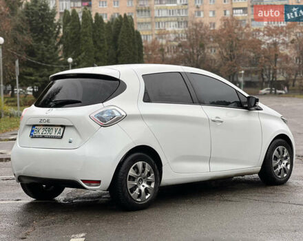 Белый Рено Зое, объемом двигателя 0 л и пробегом 82 тыс. км за 6900 $, фото 10 на Automoto.ua