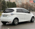 Белый Рено Зое, объемом двигателя 0 л и пробегом 82 тыс. км за 6900 $, фото 10 на Automoto.ua