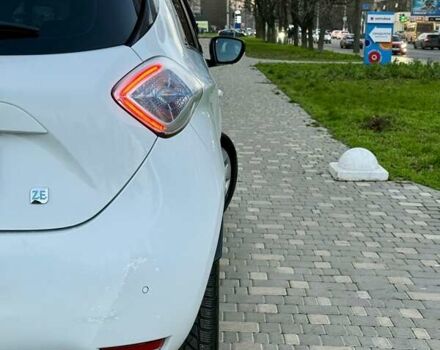Белый Рено Зое, объемом двигателя 0 л и пробегом 147 тыс. км за 5999 $, фото 36 на Automoto.ua