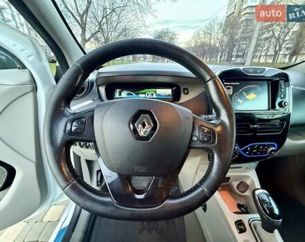 Белый Рено Зое, объемом двигателя 0 л и пробегом 147 тыс. км за 5999 $, фото 61 на Automoto.ua