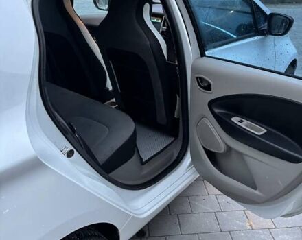 Білий Рено Зое, об'ємом двигуна 0 л та пробігом 124 тис. км за 6900 $, фото 8 на Automoto.ua