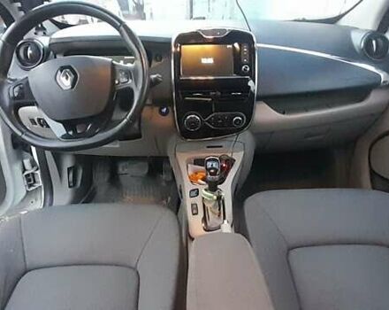 Белый Рено Зое, объемом двигателя 0 л и пробегом 152 тыс. км за 6800 $, фото 7 на Automoto.ua