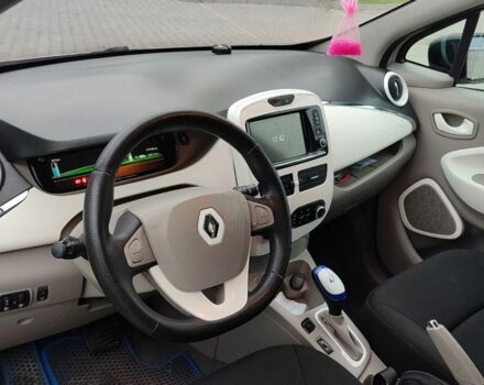 Білий Рено Зое, об'ємом двигуна 0 л та пробігом 98 тис. км за 5866 $, фото 20 на Automoto.ua