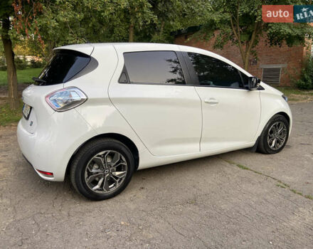Білий Рено Зое, об'ємом двигуна 0 л та пробігом 98 тис. км за 6999 $, фото 3 на Automoto.ua