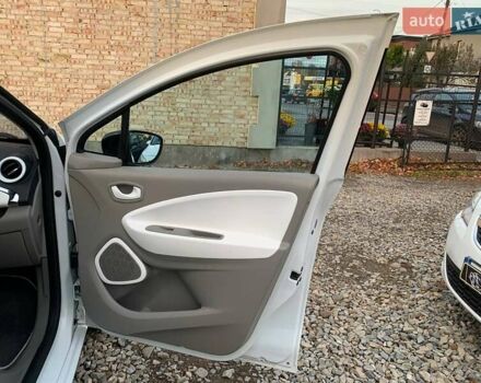 Білий Рено Зое, об'ємом двигуна 0 л та пробігом 90 тис. км за 6499 $, фото 11 на Automoto.ua