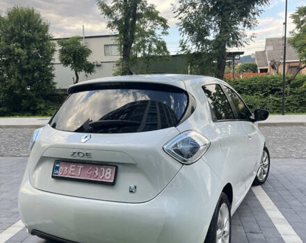 Белый Рено Зое, объемом двигателя 0 л и пробегом 176 тыс. км за 6300 $, фото 2 на Automoto.ua