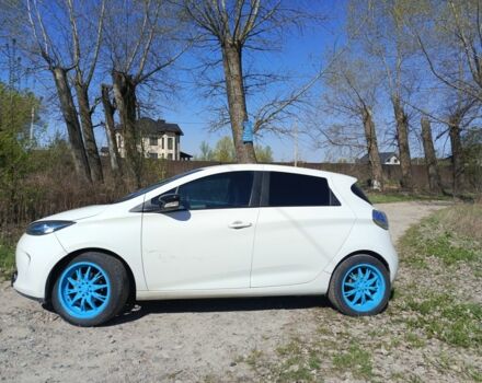 Белый Рено Зое, объемом двигателя 0 л и пробегом 145 тыс. км за 4999 $, фото 1 на Automoto.ua