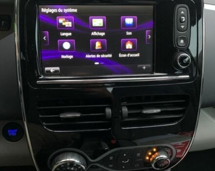 Білий Рено Зое, об'ємом двигуна 0 л та пробігом 68 тис. км за 5800 $, фото 23 на Automoto.ua