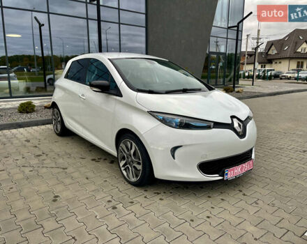 Белый Рено Зое, объемом двигателя 0 л и пробегом 124 тыс. км за 7000 $, фото 2 на Automoto.ua