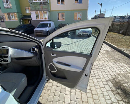 Рено Зое 2015 в Виннице на Automoto.ua Белый Рено Зое, объемом двигателя 0 л и пробегом 240 тыс. км за 4999 $, фото 9 на Automoto.ua