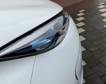 Білий Рено Зое, об'ємом двигуна 0 л та пробігом 68 тис. км за 5800 $, фото 5 на Automoto.ua