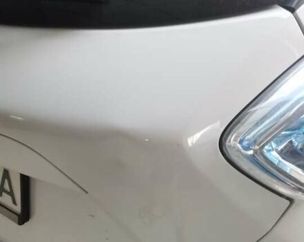 Білий Рено Зое, об'ємом двигуна 0 л та пробігом 131 тис. км за 6300 $, фото 7 на Automoto.ua