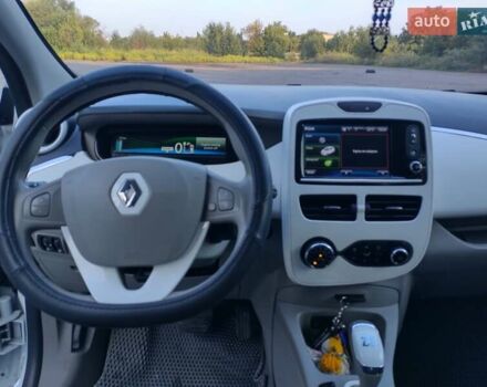 Білий Рено Зое, об'ємом двигуна 0 л та пробігом 100 тис. км за 11999 $, фото 22 на Automoto.ua