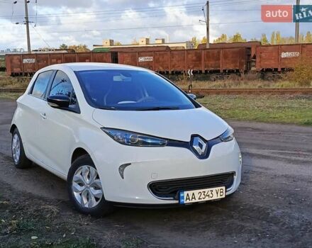 Белый Рено Зое, объемом двигателя 0 л и пробегом 150 тыс. км за 6400 $, фото 5 на Automoto.ua