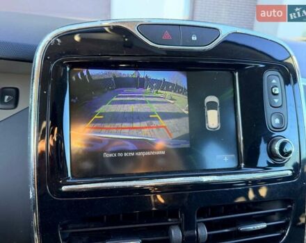 Белый Рено Зое, объемом двигателя 0 л и пробегом 106 тыс. км за 6250 $, фото 22 на Automoto.ua