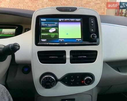 Білий Рено Зое, об'ємом двигуна 0 л та пробігом 90 тис. км за 6499 $, фото 17 на Automoto.ua