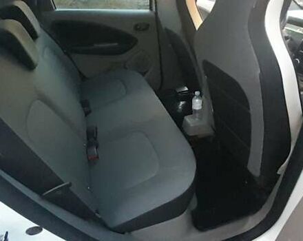 Белый Рено Зое, объемом двигателя 0 л и пробегом 152 тыс. км за 6800 $, фото 8 на Automoto.ua