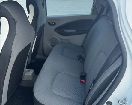 Белый Рено Зое, объемом двигателя 0 л и пробегом 99 тыс. км за 6700 $, фото 25 на Automoto.ua