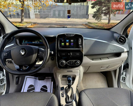 Білий Рено Зое, об'ємом двигуна 0 л та пробігом 68 тис. км за 6976 $, фото 21 на Automoto.ua