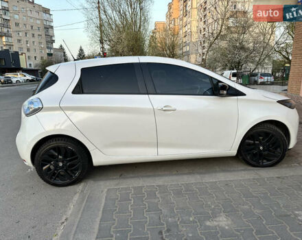 Белый Рено Зое, объемом двигателя 0 л и пробегом 127 тыс. км за 5800 $, фото 9 на Automoto.ua