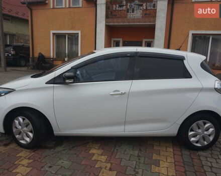 Белый Рено Зое, объемом двигателя 0 л и пробегом 102 тыс. км за 6777 $, фото 18 на Automoto.ua