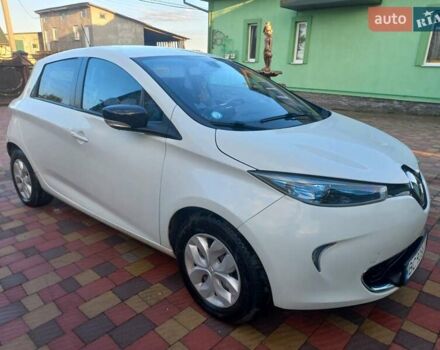 Белый Рено Зое, объемом двигателя 0 л и пробегом 107 тыс. км за 6000 $, фото 1 на Automoto.ua