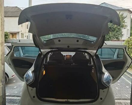 Білий Рено Зое, об'ємом двигуна 0 л та пробігом 131 тис. км за 6300 $, фото 29 на Automoto.ua