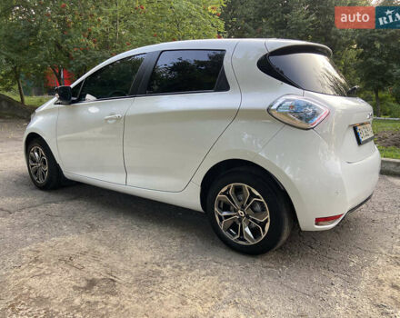 Білий Рено Зое, об'ємом двигуна 0 л та пробігом 98 тис. км за 6999 $, фото 9 на Automoto.ua
