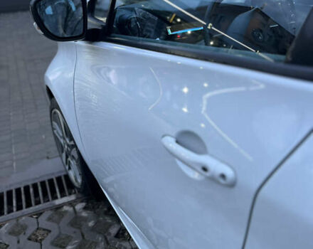 Белый Рено Зое, объемом двигателя 0 л и пробегом 159 тыс. км за 7600 $, фото 19 на Automoto.ua