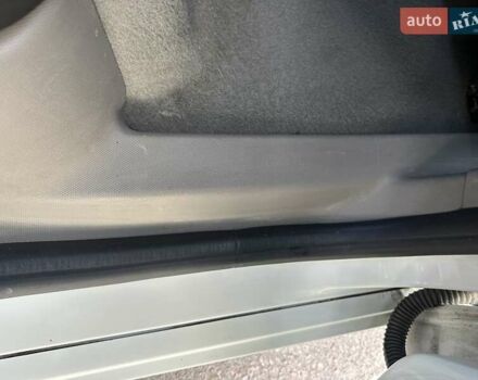 Белый Рено Зое, объемом двигателя 0 л и пробегом 132 тыс. км за 5950 $, фото 18 на Automoto.ua