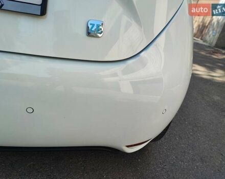 Білий Рено Зое, об'ємом двигуна 0 л та пробігом 70 тис. км за 7200 $, фото 1 на Automoto.ua