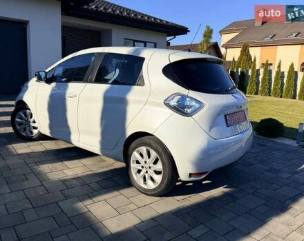 Белый Рено Зое, объемом двигателя 0 л и пробегом 106 тыс. км за 6250 $, фото 28 на Automoto.ua