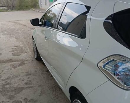Білий Рено Зое, об'ємом двигуна 0 л та пробігом 143 тис. км за 6700 $, фото 17 на Automoto.ua
