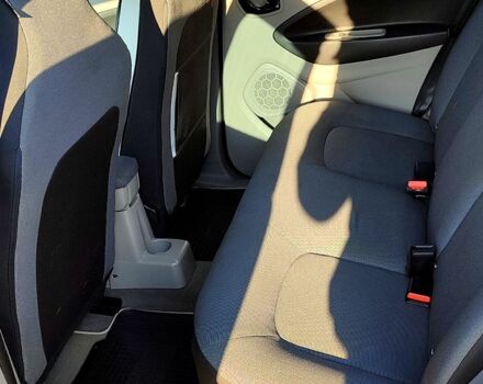 Белый Рено Зое, объемом двигателя 65 л и пробегом 110 тыс. км за 6200 $, фото 13 на Automoto.ua