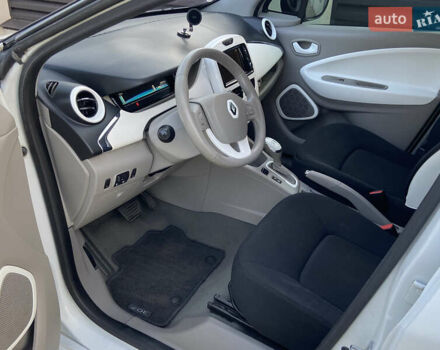 Білий Рено Зое, об'ємом двигуна 0 л та пробігом 98 тис. км за 6999 $, фото 19 на Automoto.ua