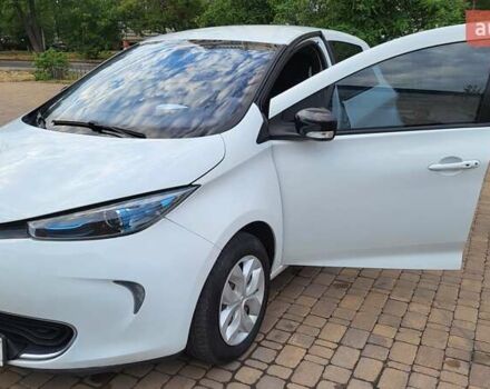 Белый Рено Зое, объемом двигателя 0 л и пробегом 205 тыс. км за 9600 $, фото 11 на Automoto.ua