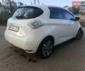 Белый Рено Зое, объемом двигателя 0 л и пробегом 94 тыс. км за 8250 $, фото 6 на Automoto.ua