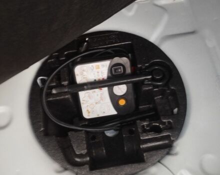 Білий Рено Зое, об'ємом двигуна 0 л та пробігом 15 тис. км за 6700 $, фото 7 на Automoto.ua