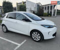 Белый Рено Зое, объемом двигателя 0 л и пробегом 98 тыс. км за 6800 $, фото 6 на Automoto.ua
